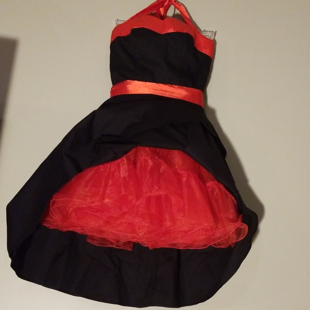 Dress - Picture 5 of 8